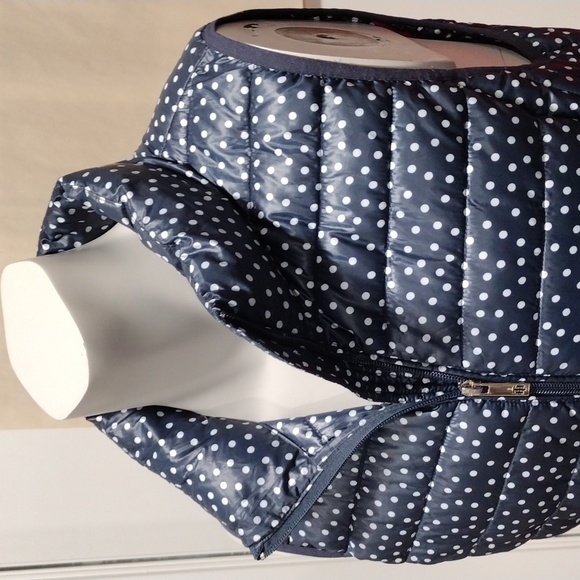 Tommy Hilfiger black and white polka dots zip vest. Large - Picture 1 of 9